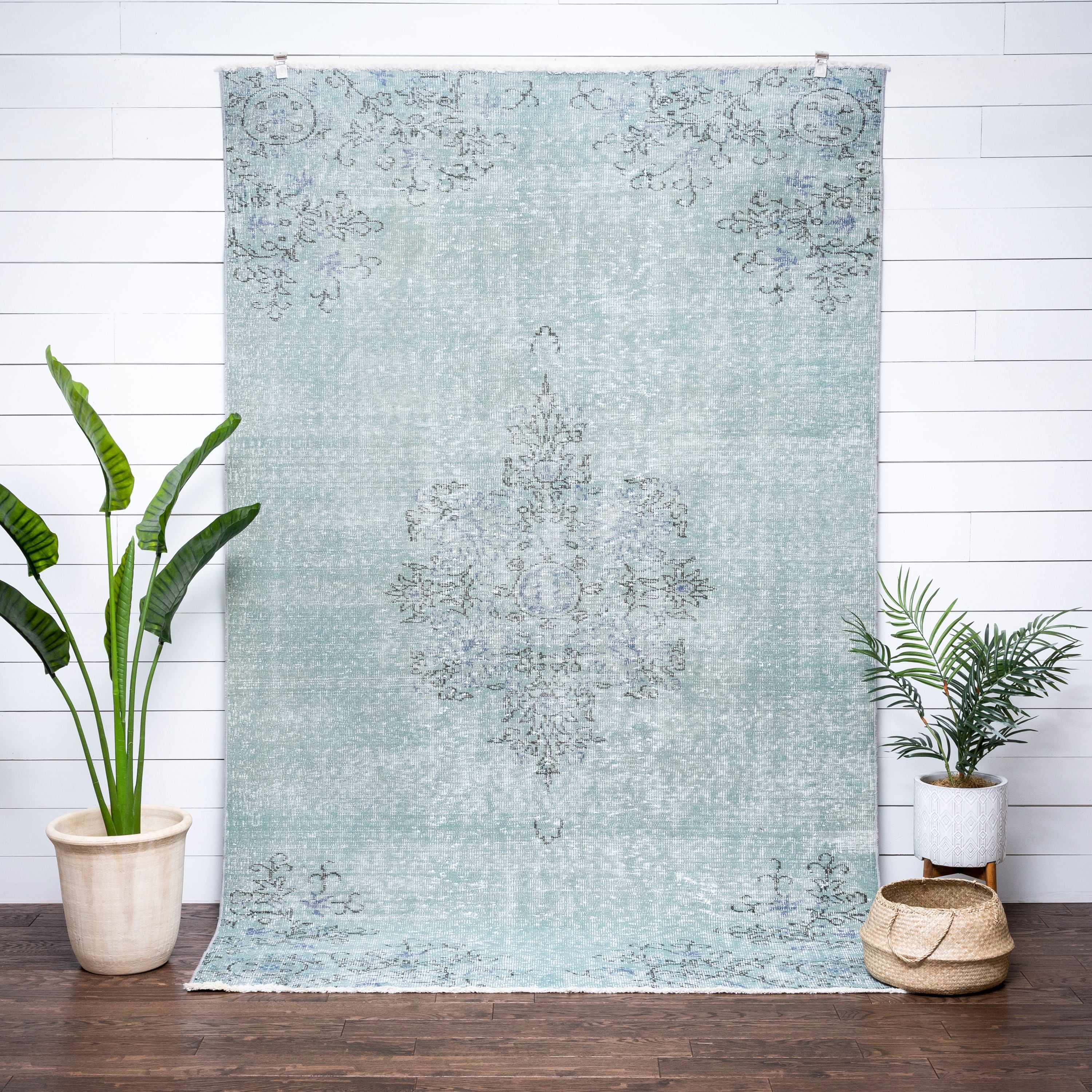 Ashton Hellblauer &uuml;berf&auml;rbter Medaillon-einzigartiger handgefertigter Wollteppich, 6'2" x 9'8"
