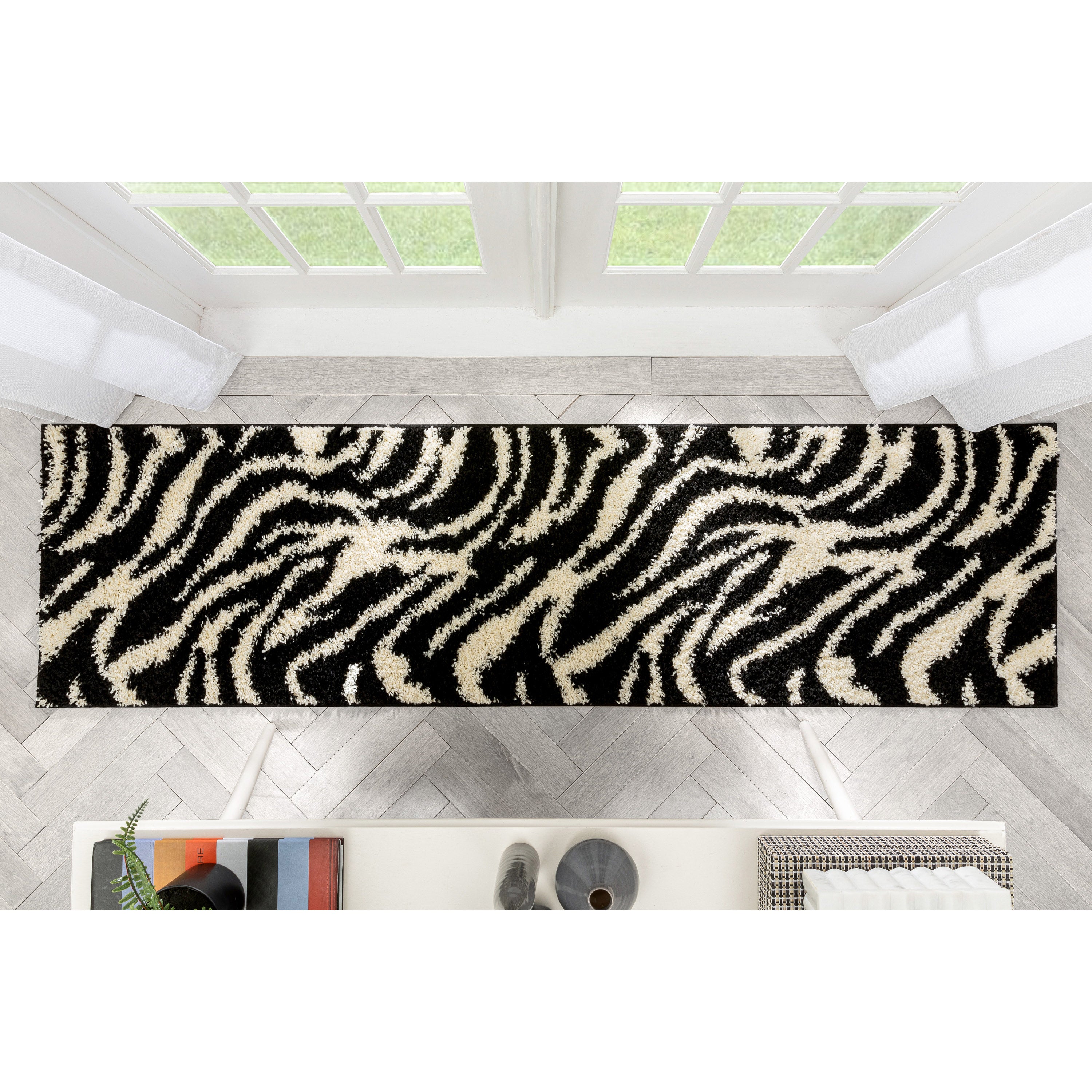 Moderner Shag-Teppich in Safari-Zebra-Optik in Schwarz