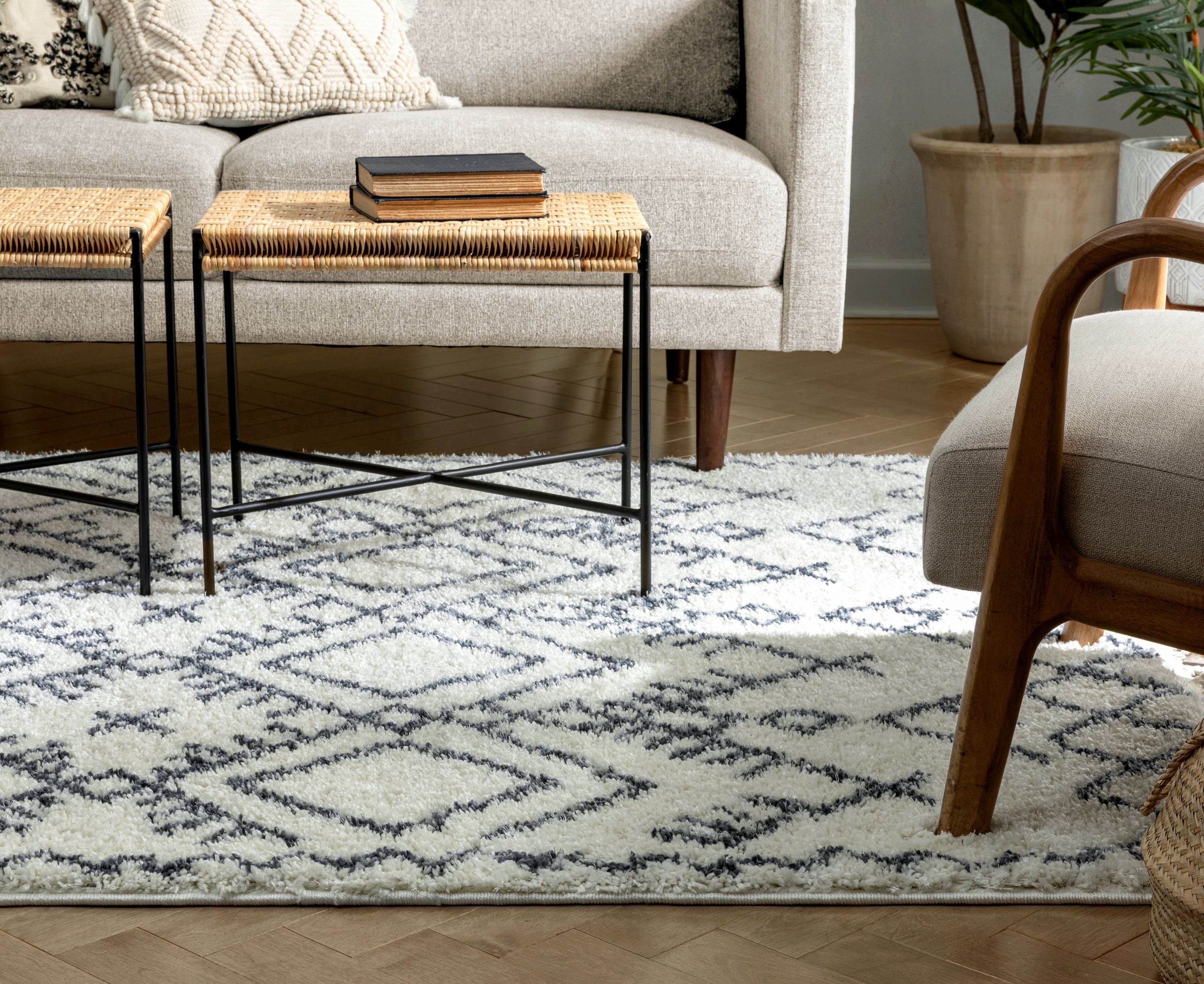 Chantico marokkanischer Shag-Teppich mit Gittermuster in Grau