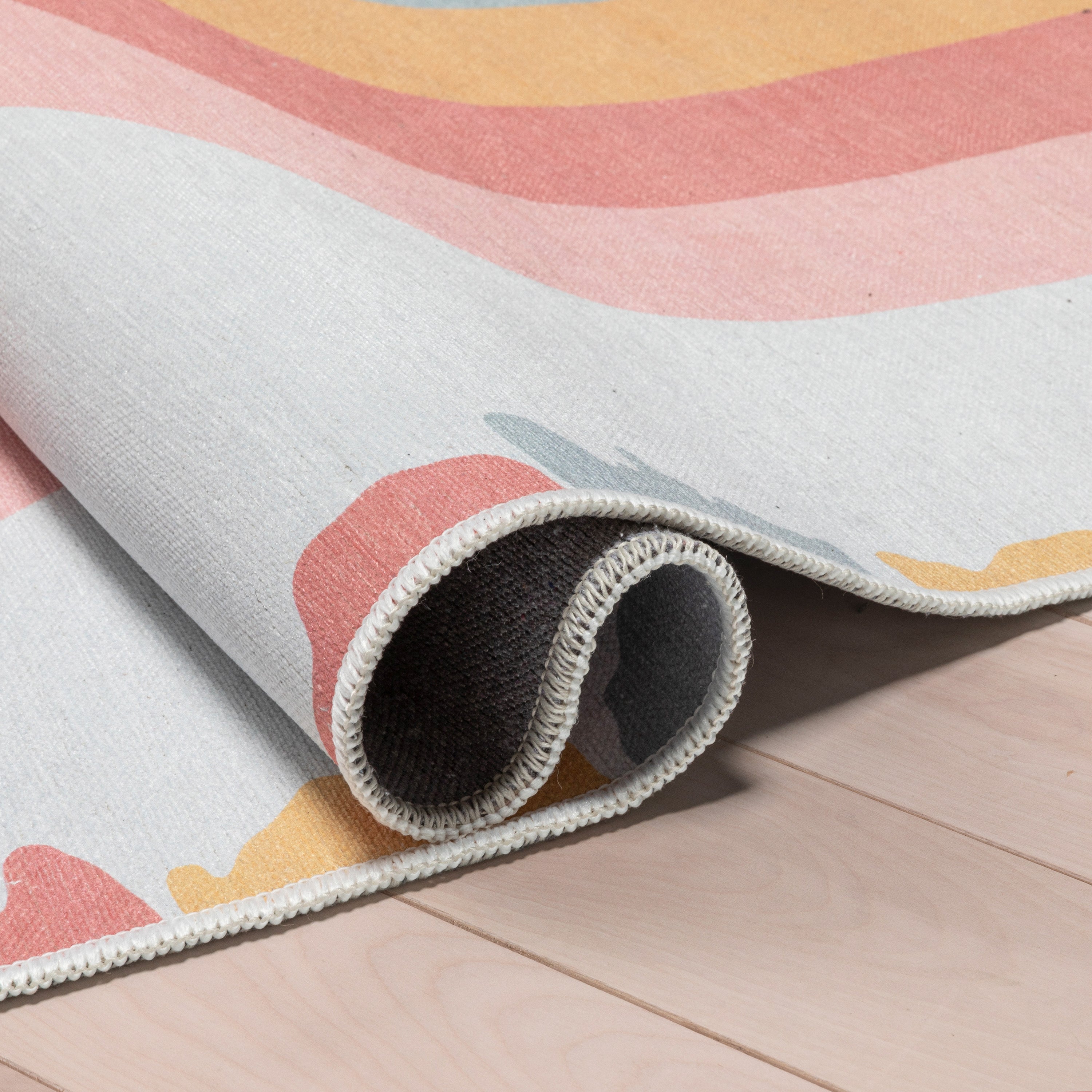 Moderner, mehrfarbiger Flachgewebe-Teppich &bdquo;Crescent Rainbow&ldquo;.