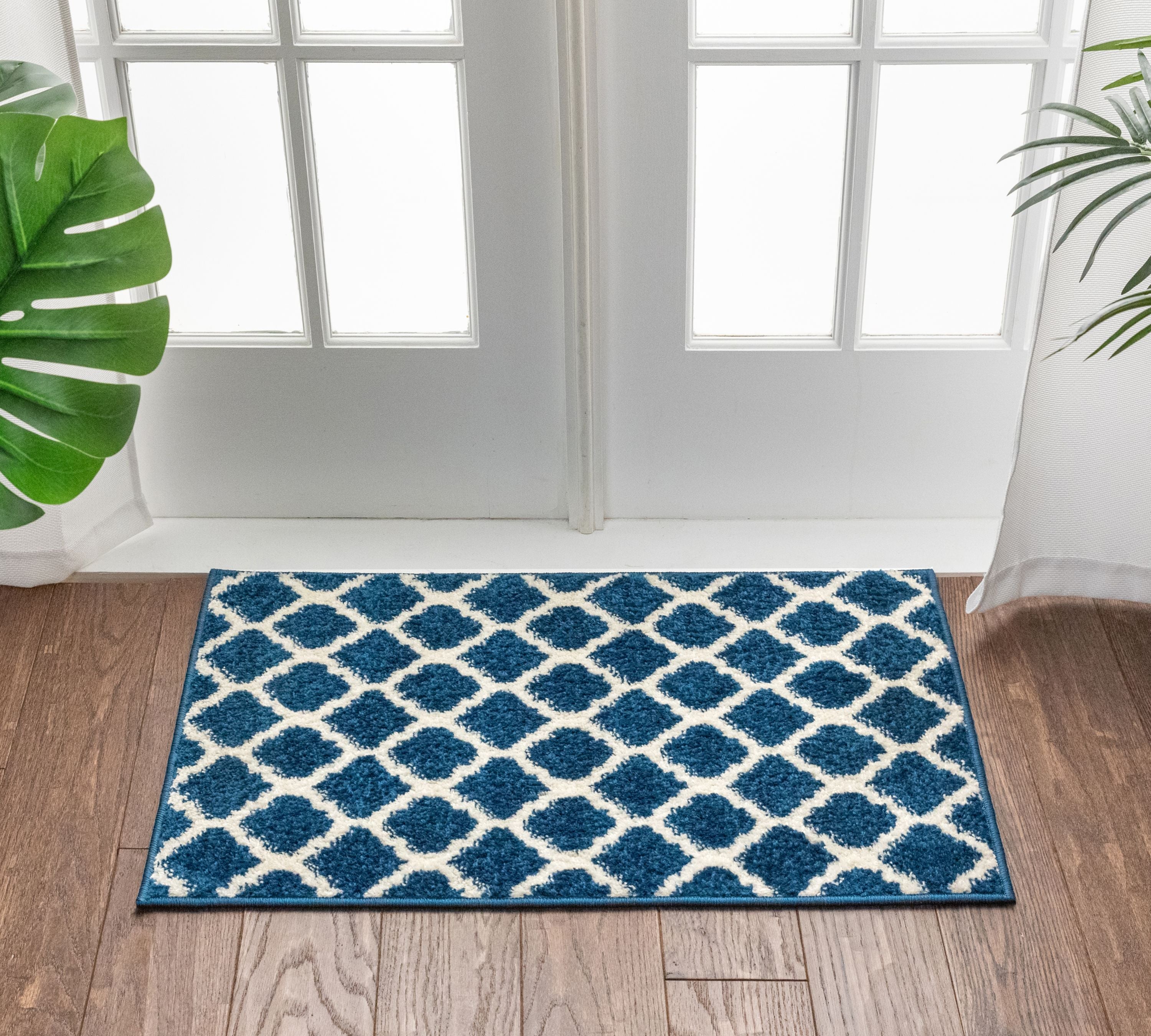 Moderner Gitterteppich &bdquo;Zoe Blue&ldquo;.