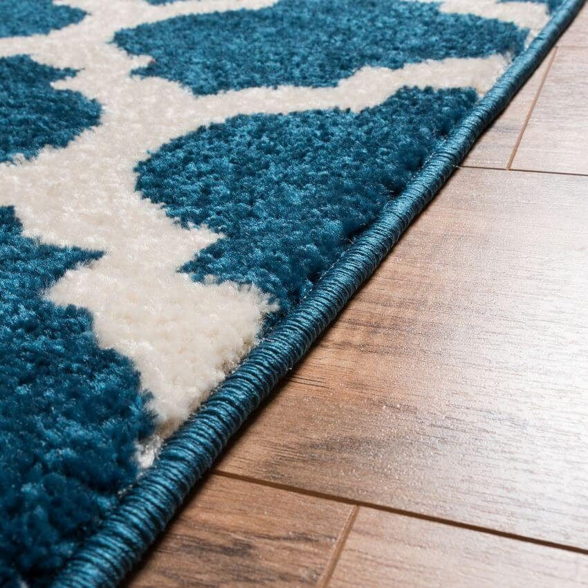 Moderner Gitterteppich &bdquo;Zoe Blue&ldquo;.