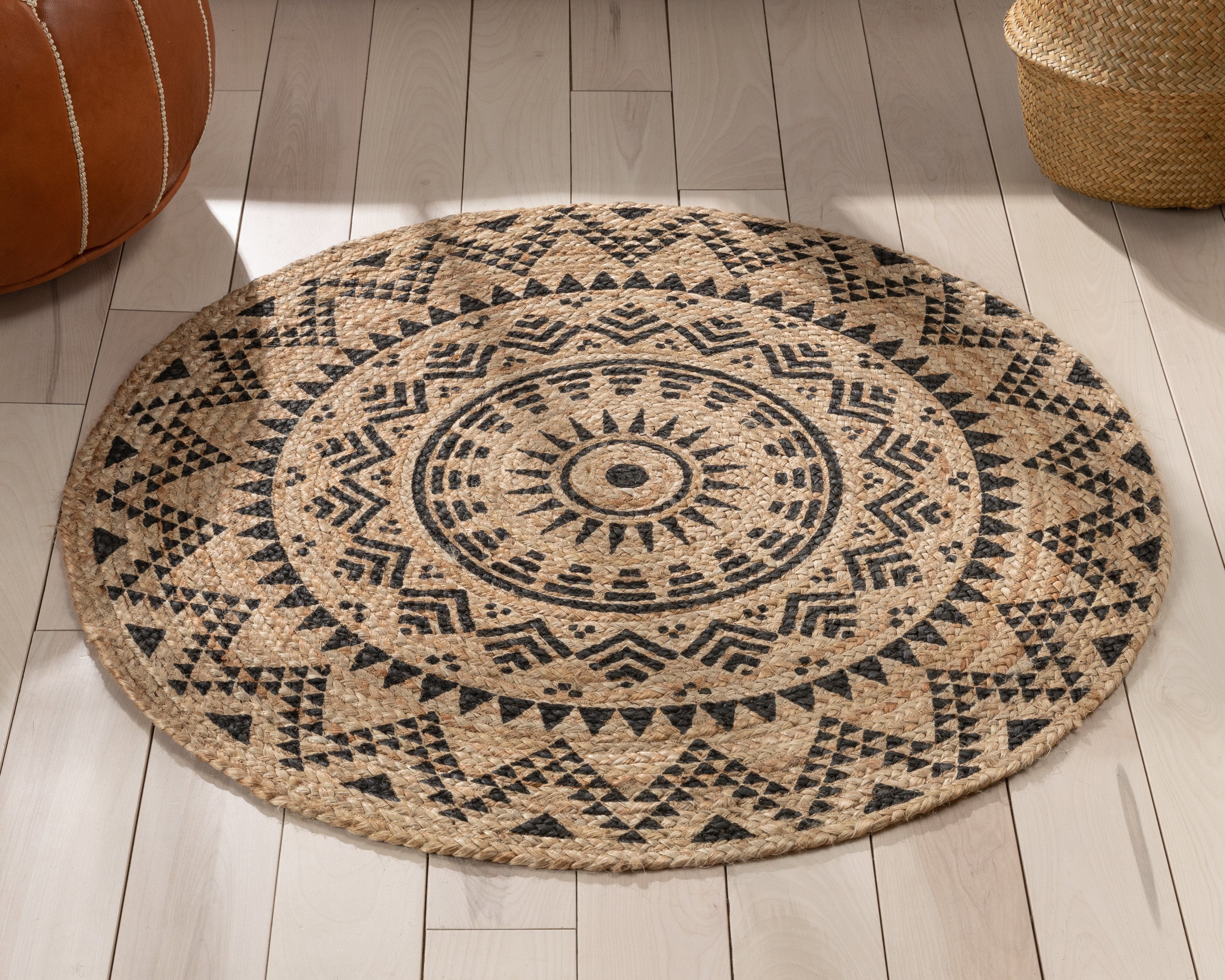 Kiera Bohemian Tribal handgeflochtener Jute-Teppich in Naturschwarz