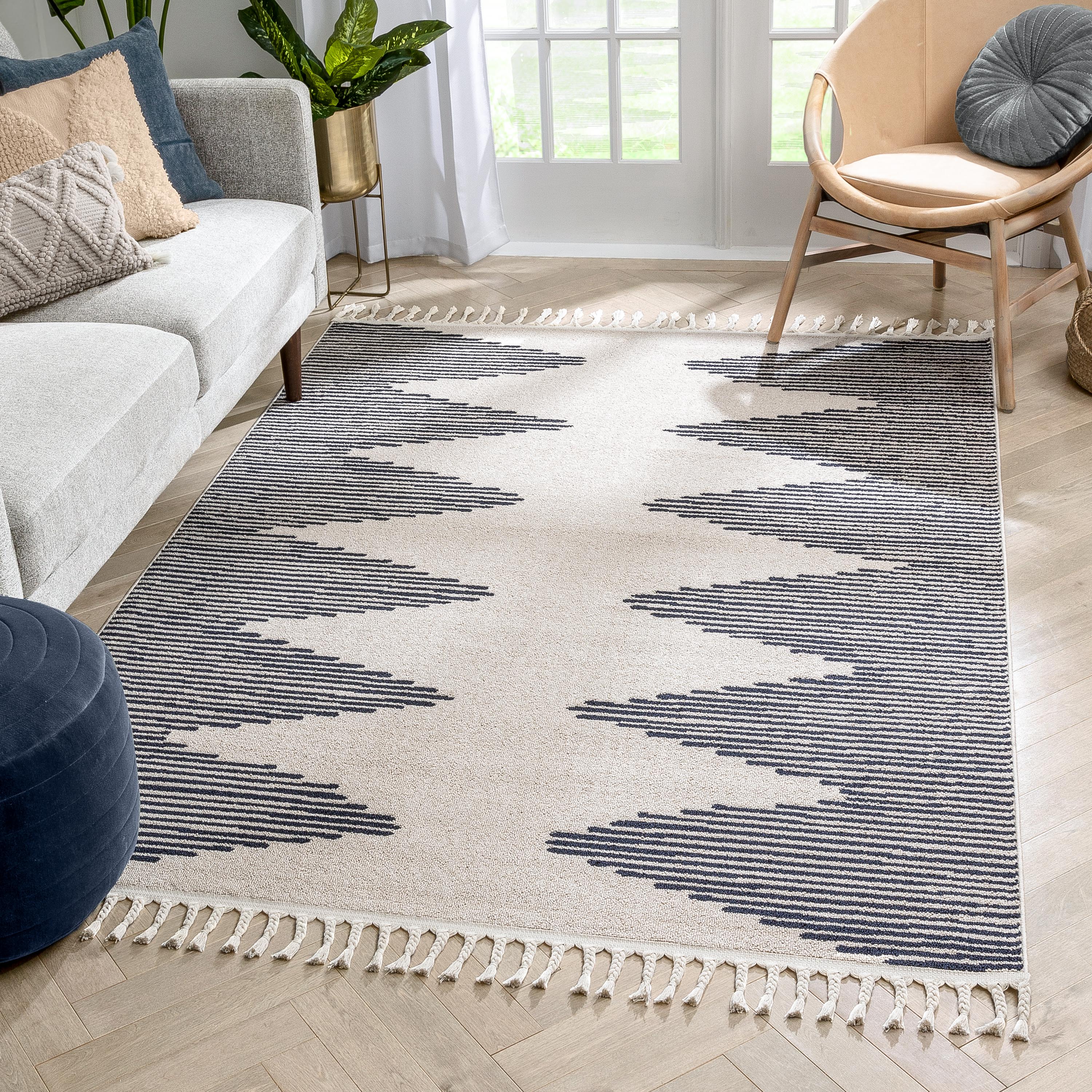 Aztekischer, geometrischer Kelim-Teppich mit Rei&szlig;verschluss in Elfenbein und Marineblau