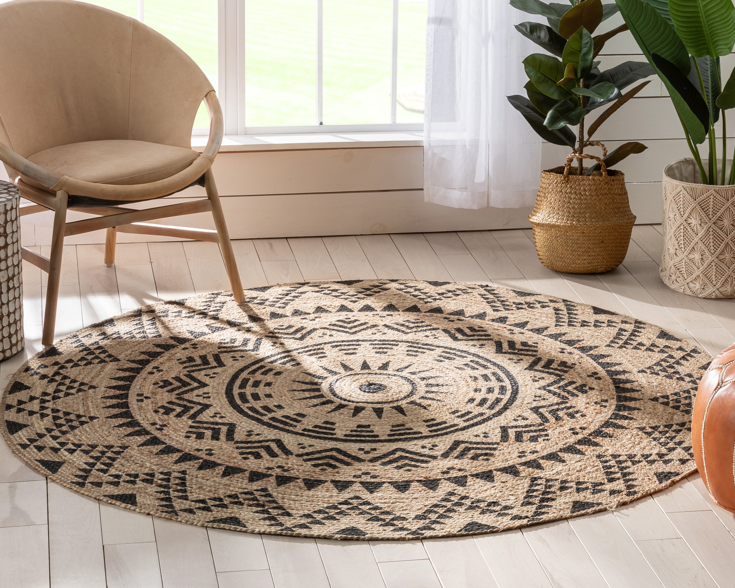 Kiera Bohemian Tribal handgeflochtener Jute-Teppich in Naturschwarz