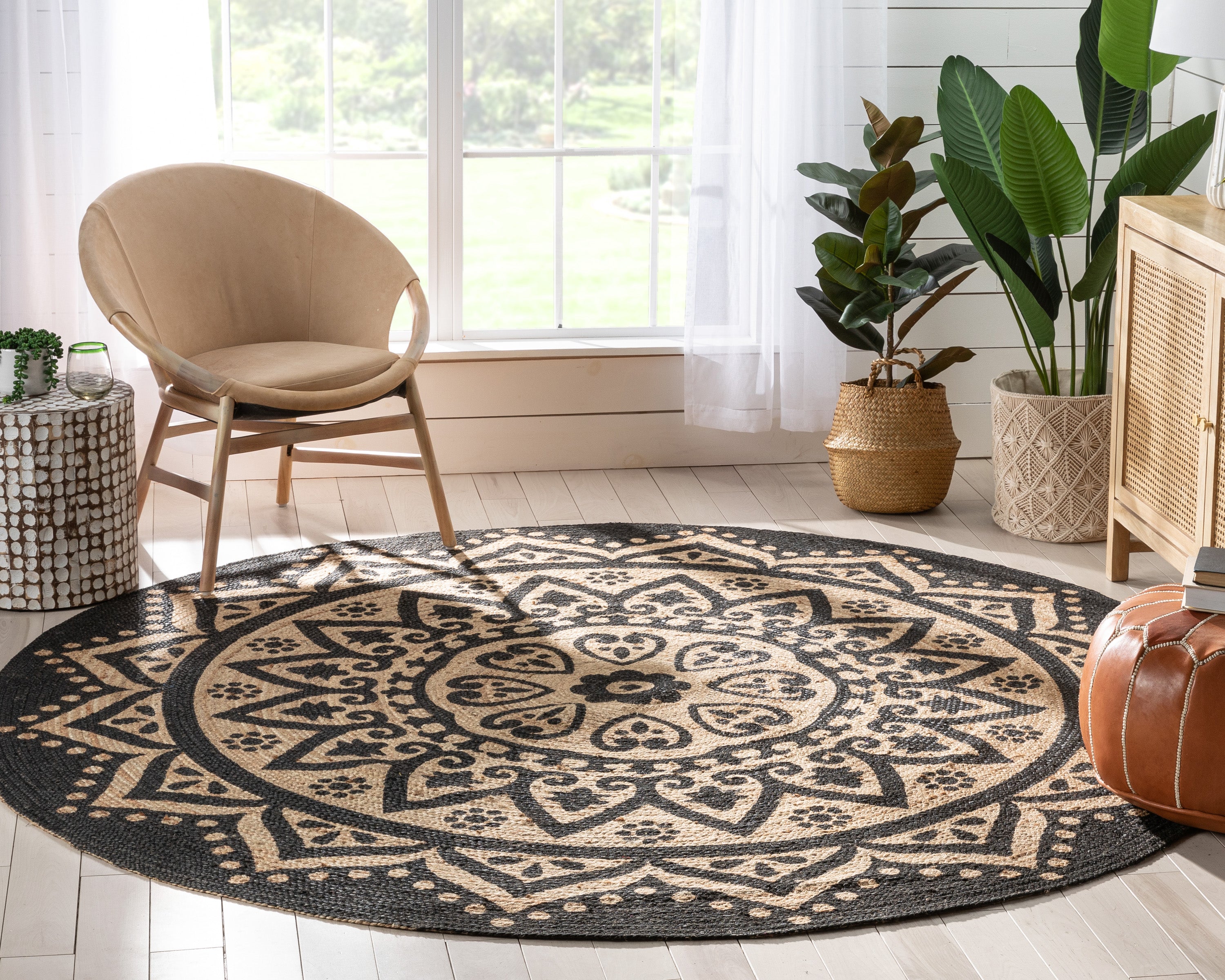 Kiera Bohemian Tribal handgeflochtener schwarzer Jute-Naturteppich