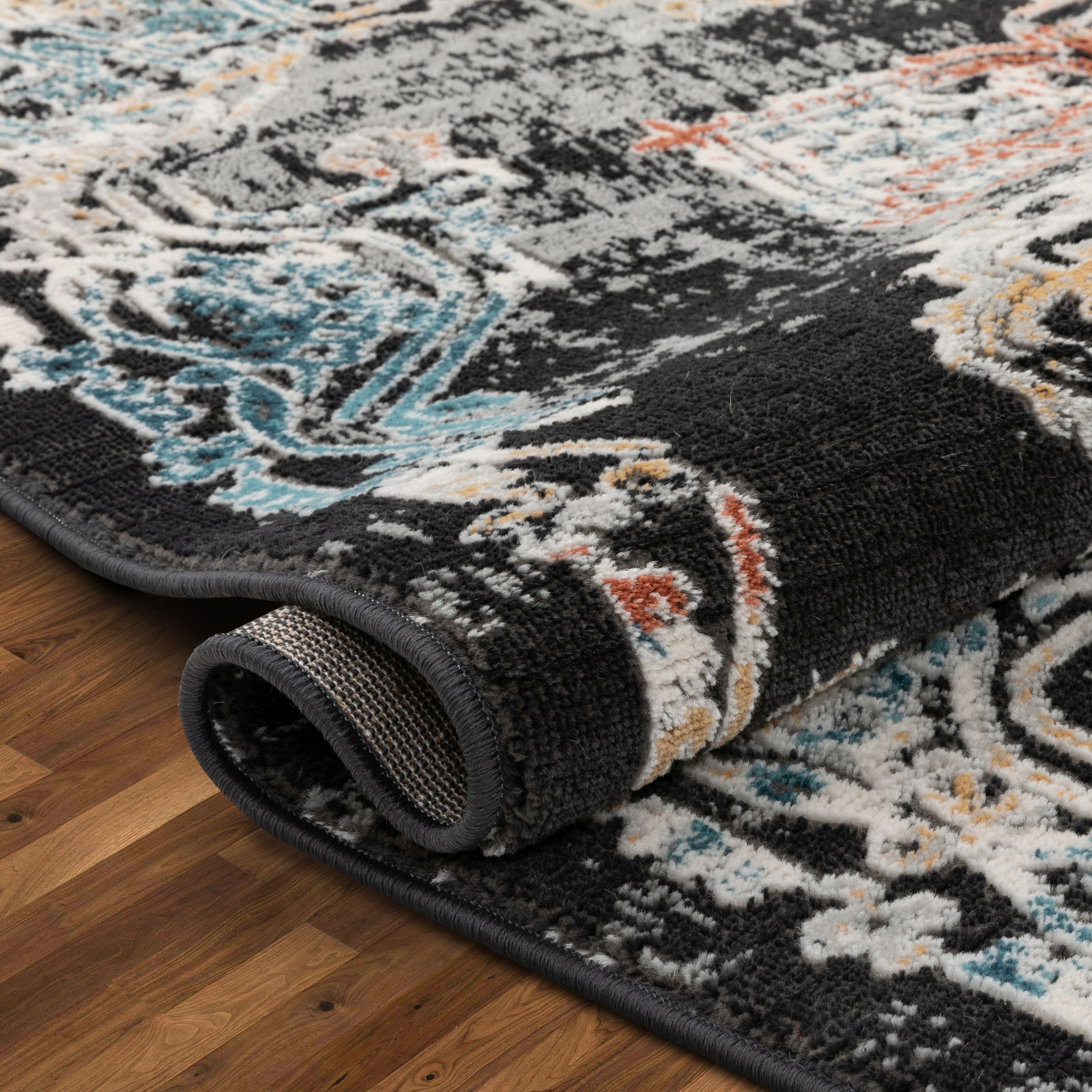 Maura Bohemian Vintage Medaillon orientalischer schwarzer Teppich