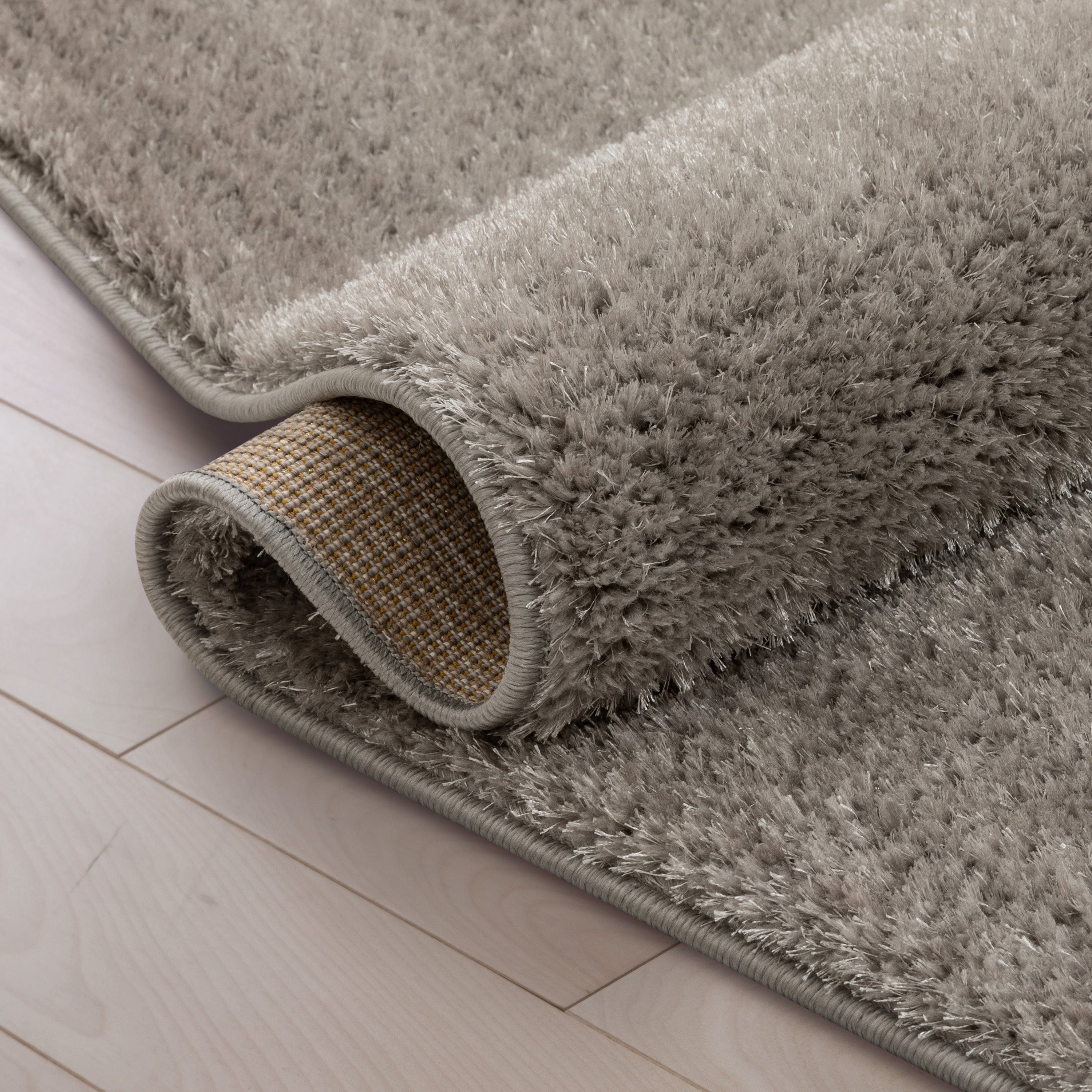 Chroma Glam Massiver, ultraweicher Shag-Teppich in Hellgrau mit mehreren Texturen und schimmerndem Flor