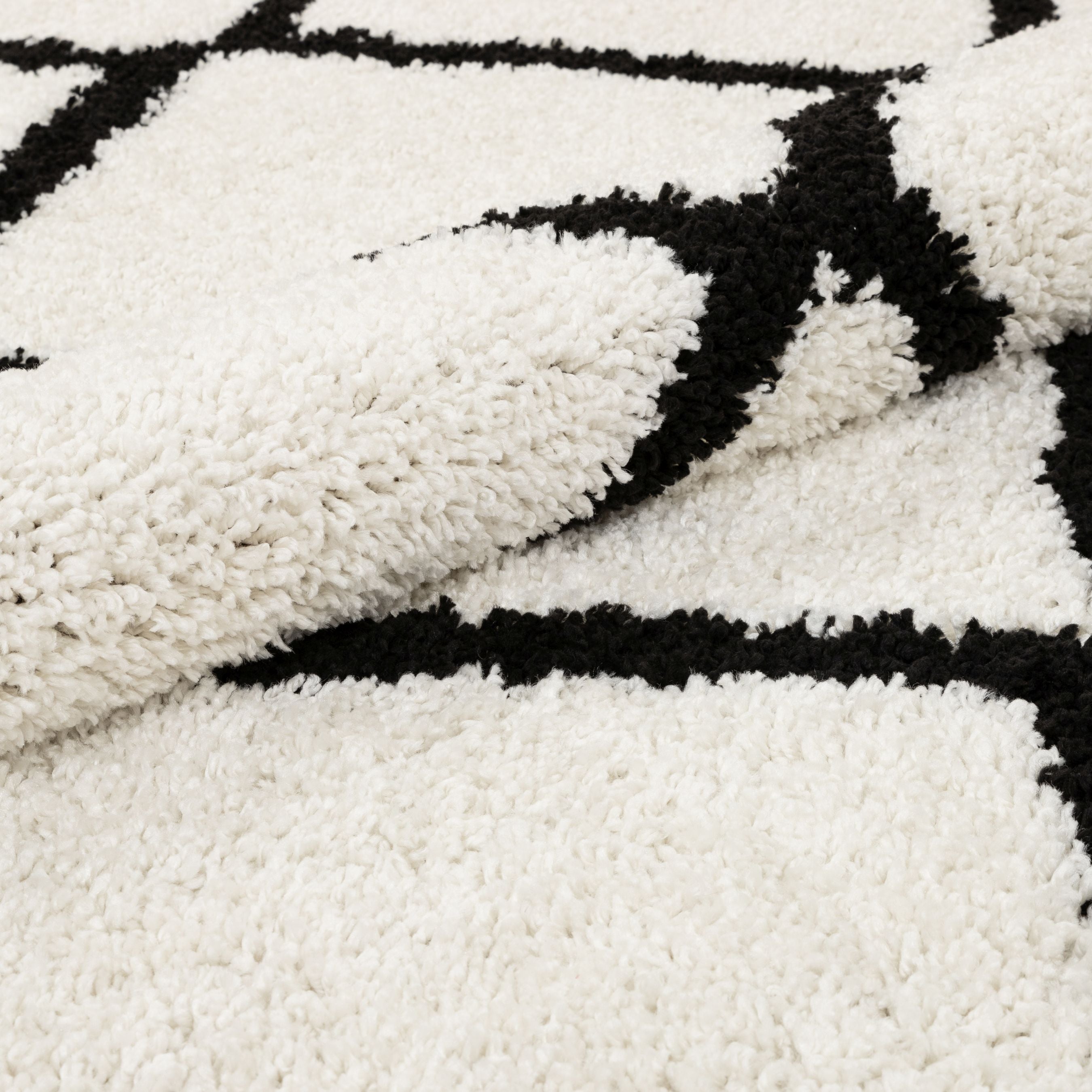 Celosia Marokkanischer Trellis Shag-Teppich in Schwarz