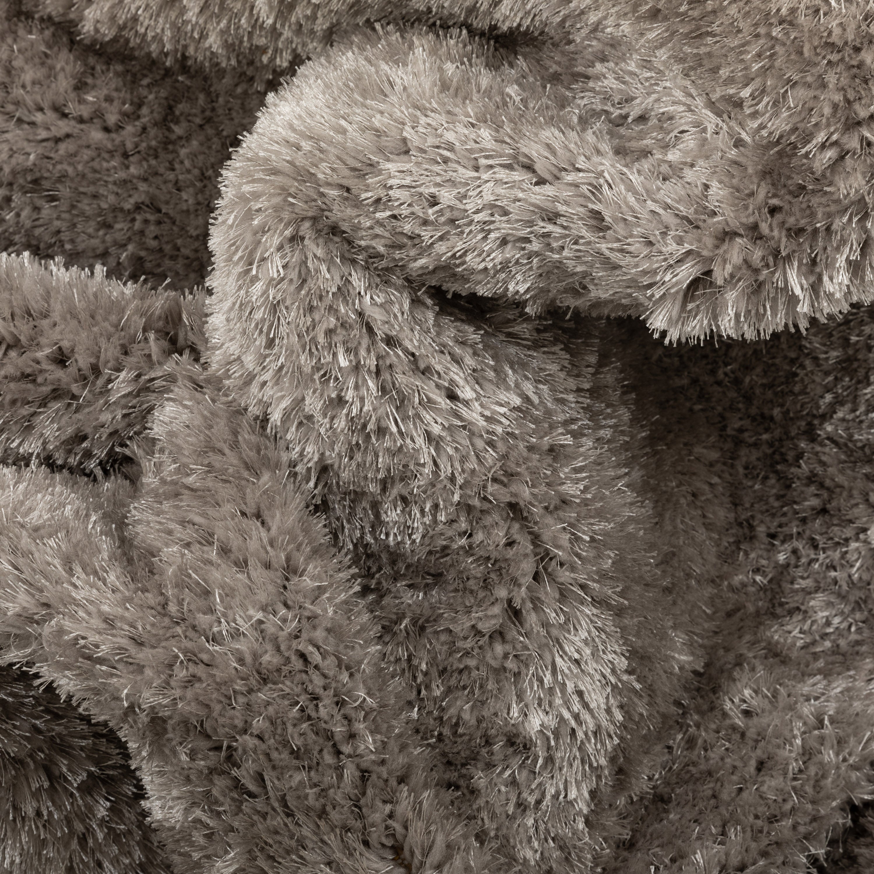 Chroma Glam Massiver, ultraweicher Shag-Teppich in Hellgrau mit mehreren Texturen und schimmerndem Flor