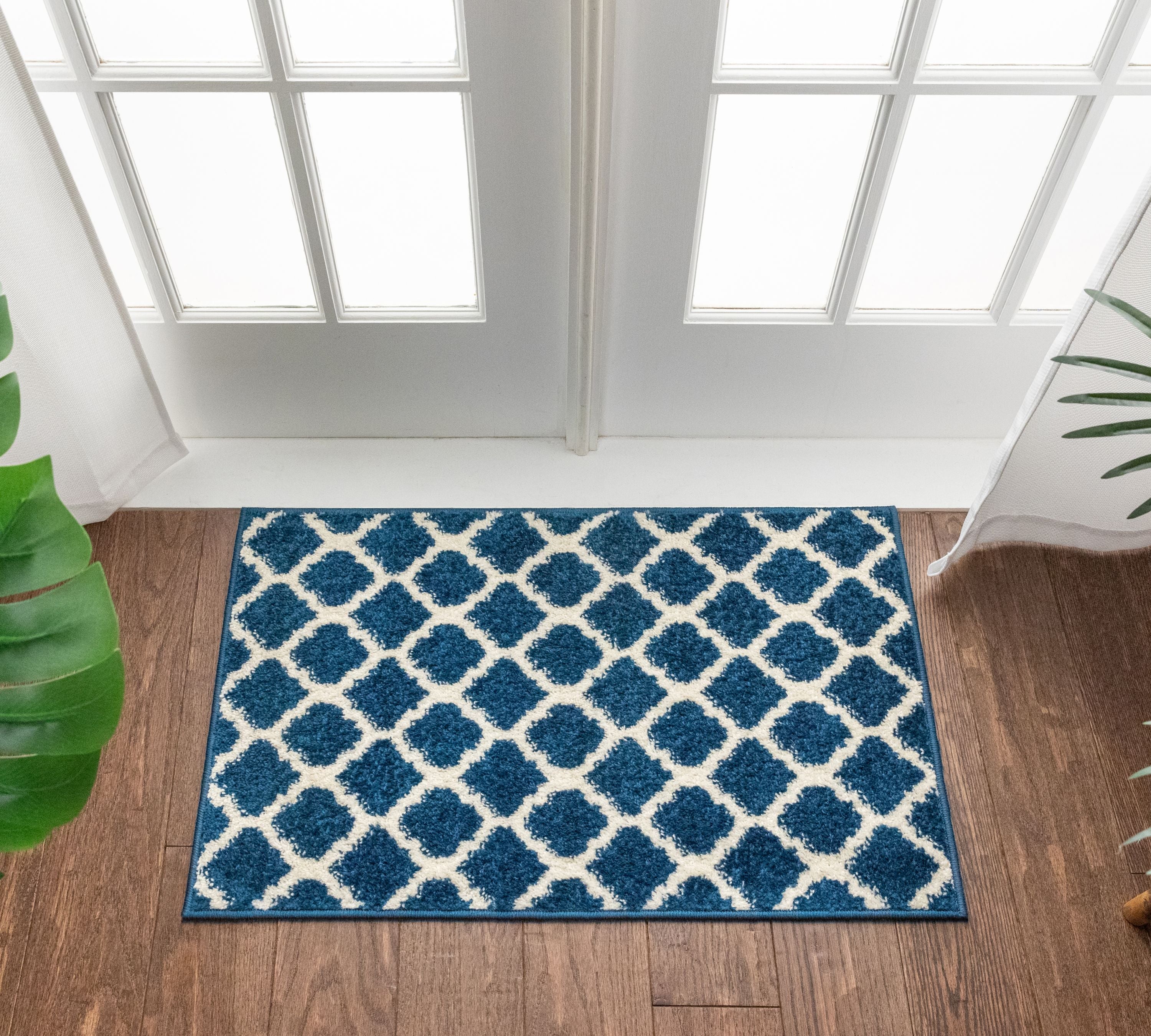 Moderner Gitterteppich &bdquo;Zoe Blue&ldquo;.