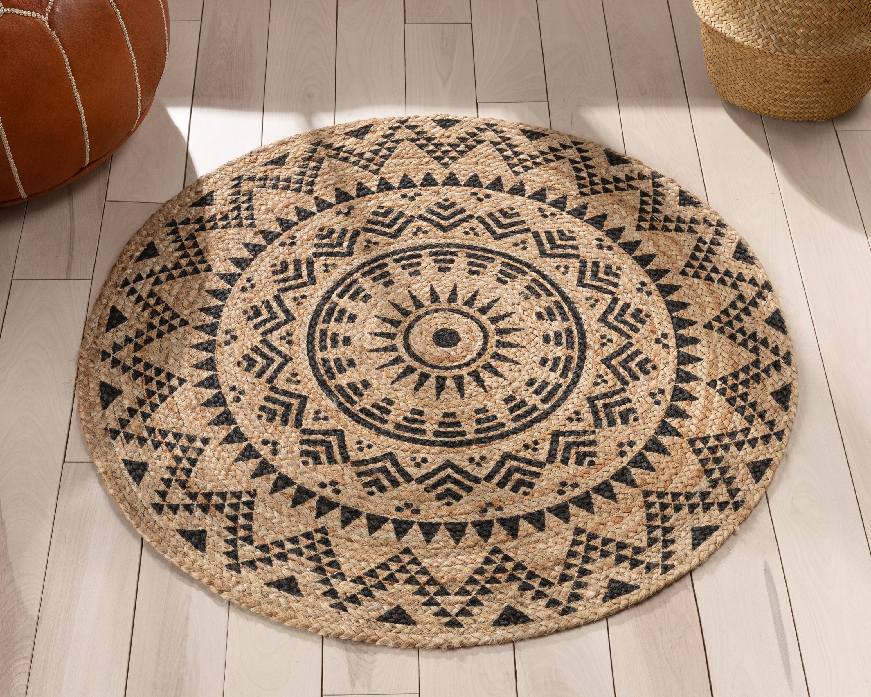 Kiera Bohemian Tribal handgeflochtener Jute-Teppich in Naturschwarz