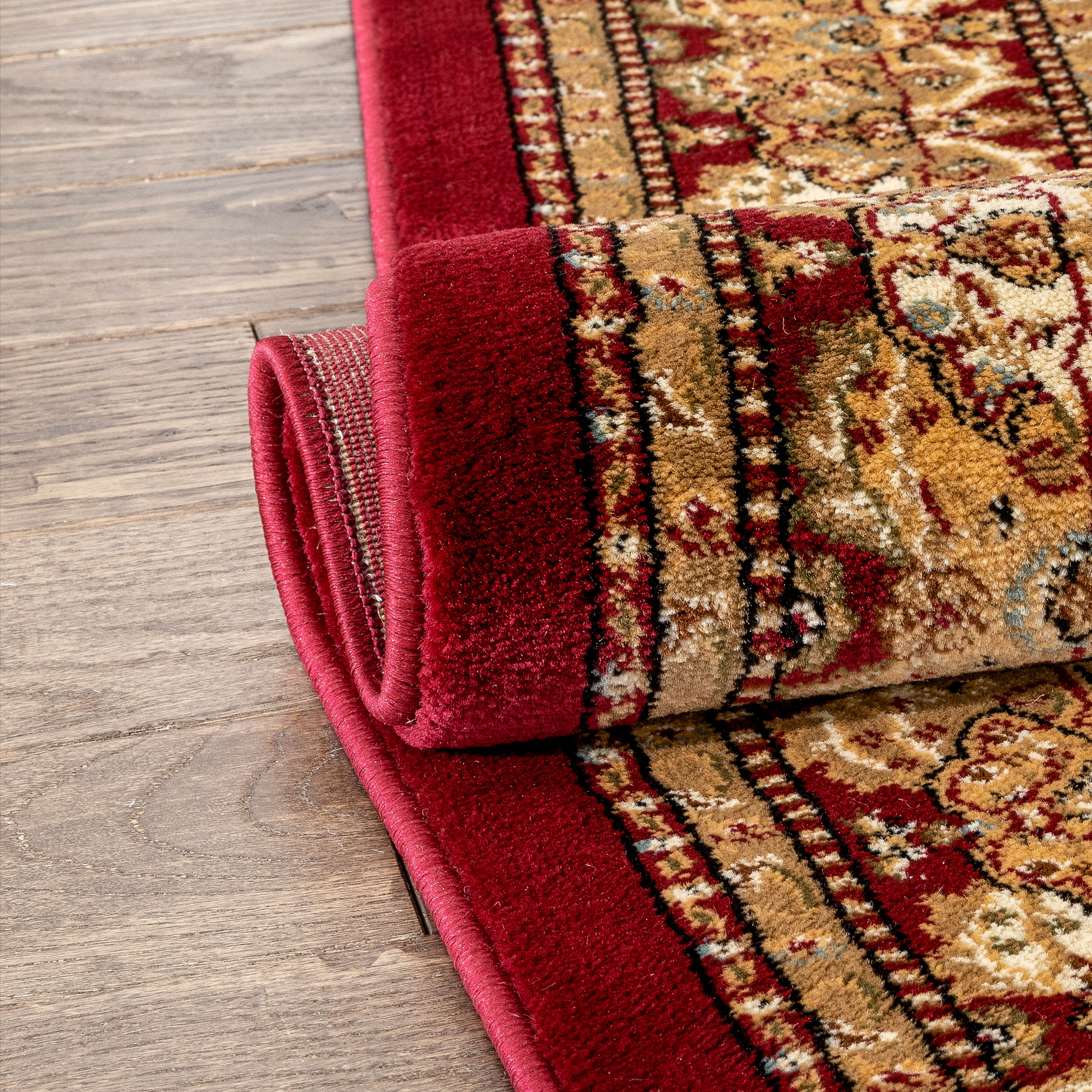 Traditioneller roter Mina-Khani-Teppich
