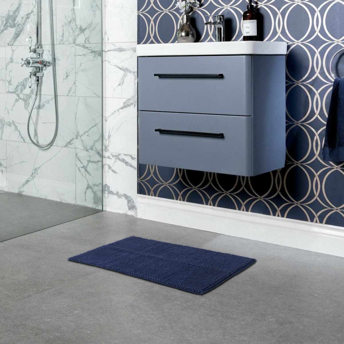 Marineblauer Badezimmerteppich, waschbar