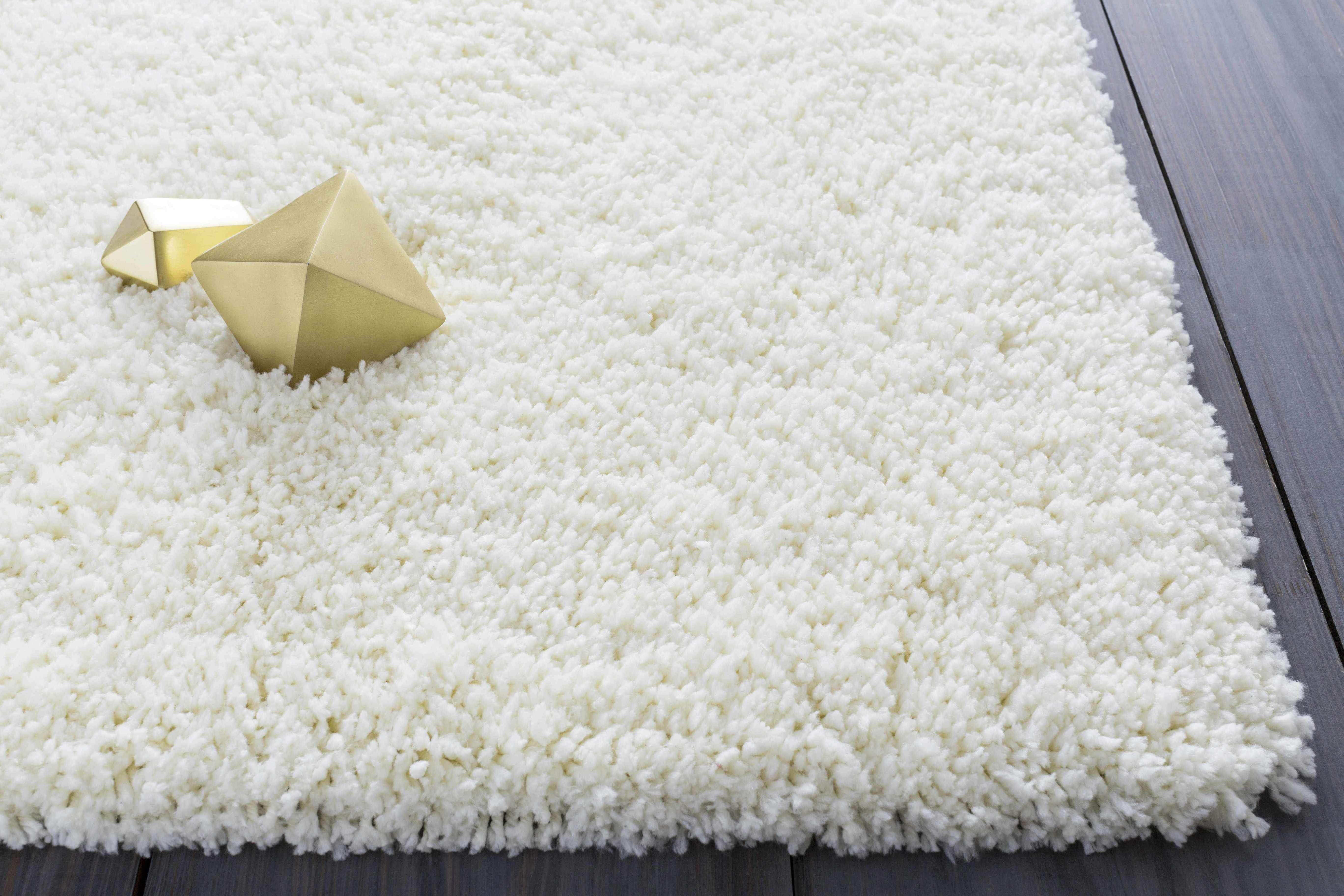 Tingly Solid White Shag Rug &ndash; Ausverkauf