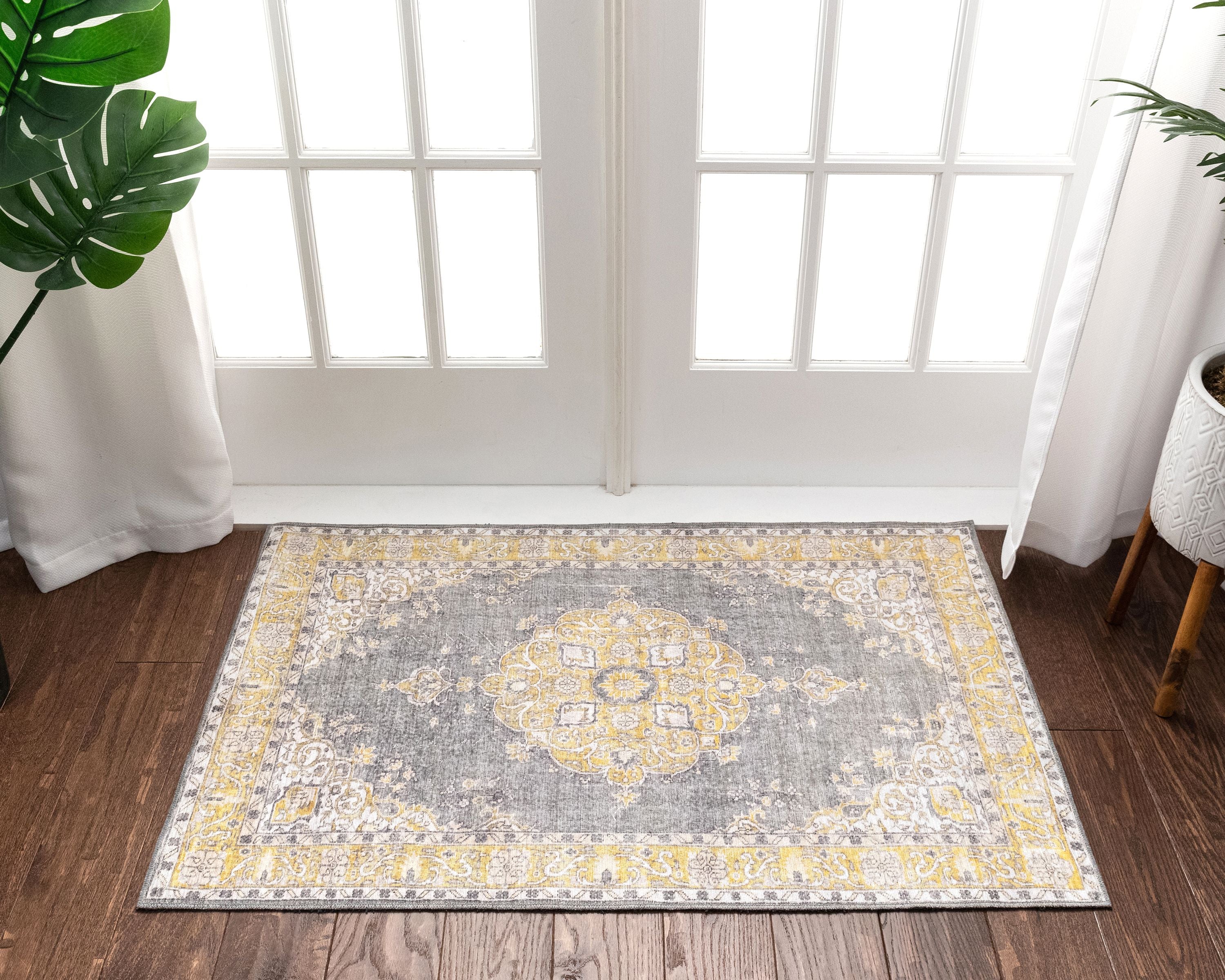 Tarifa Vintage Bohemian Medaillon Gelber, maschinenwaschbarer Teppich von Chill Rugs