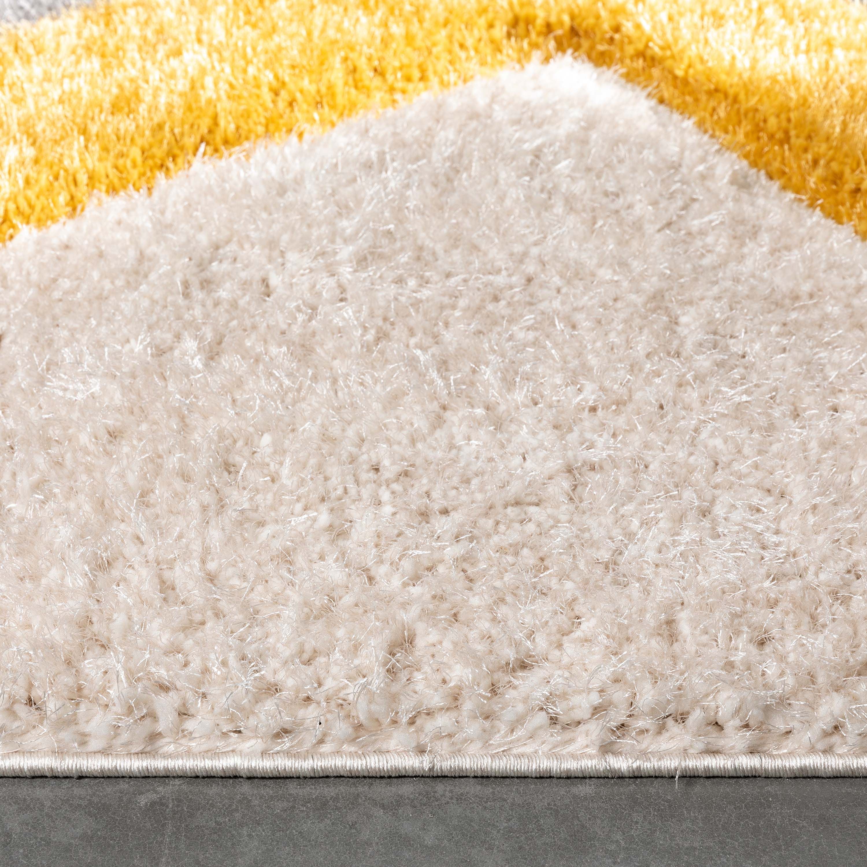 Eleganter, moderner, geometrischer 3D-strukturierter Shag-Teppich in Gelb von Chill Rugs