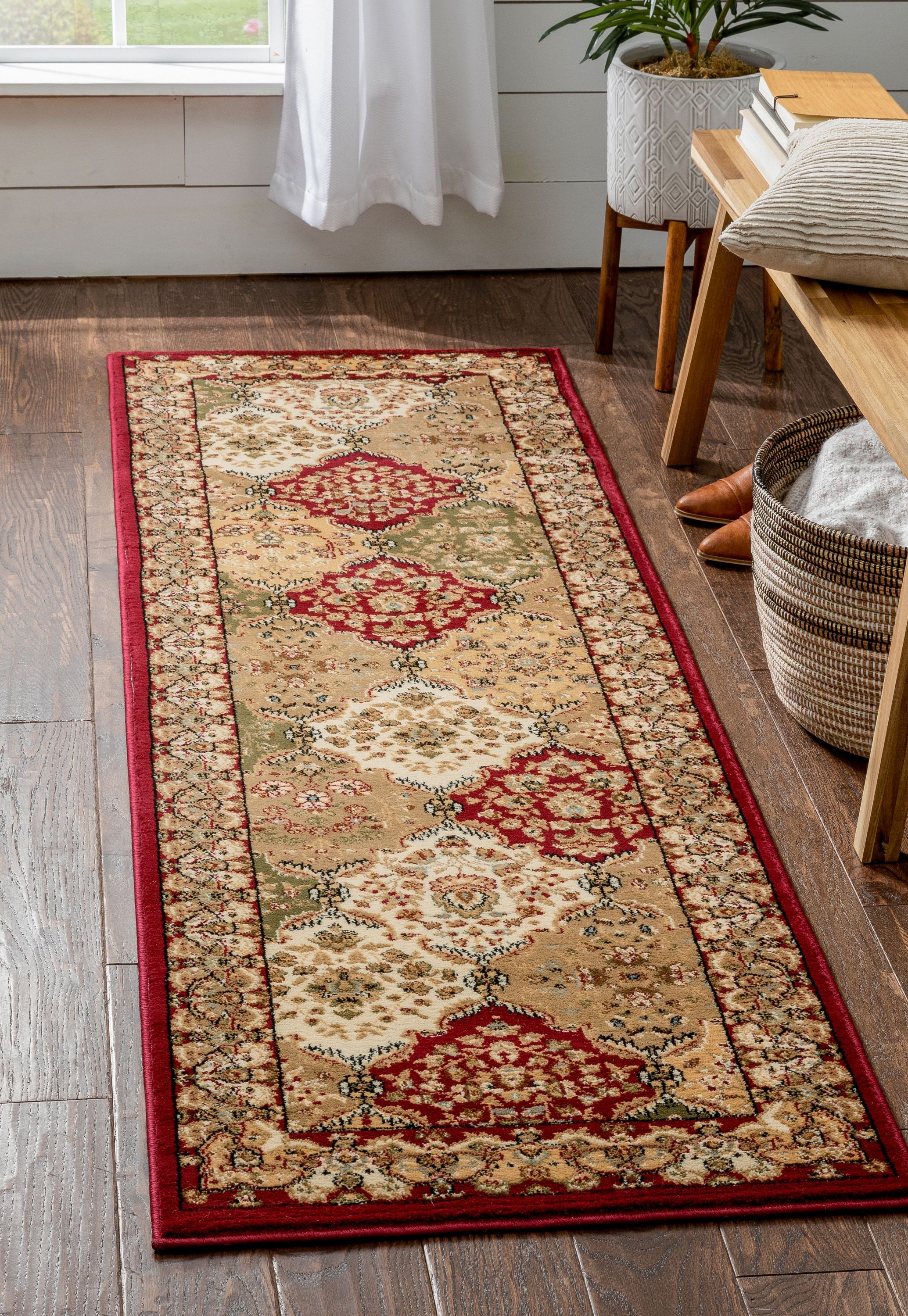 Traditioneller roter Mina-Khani-Teppich