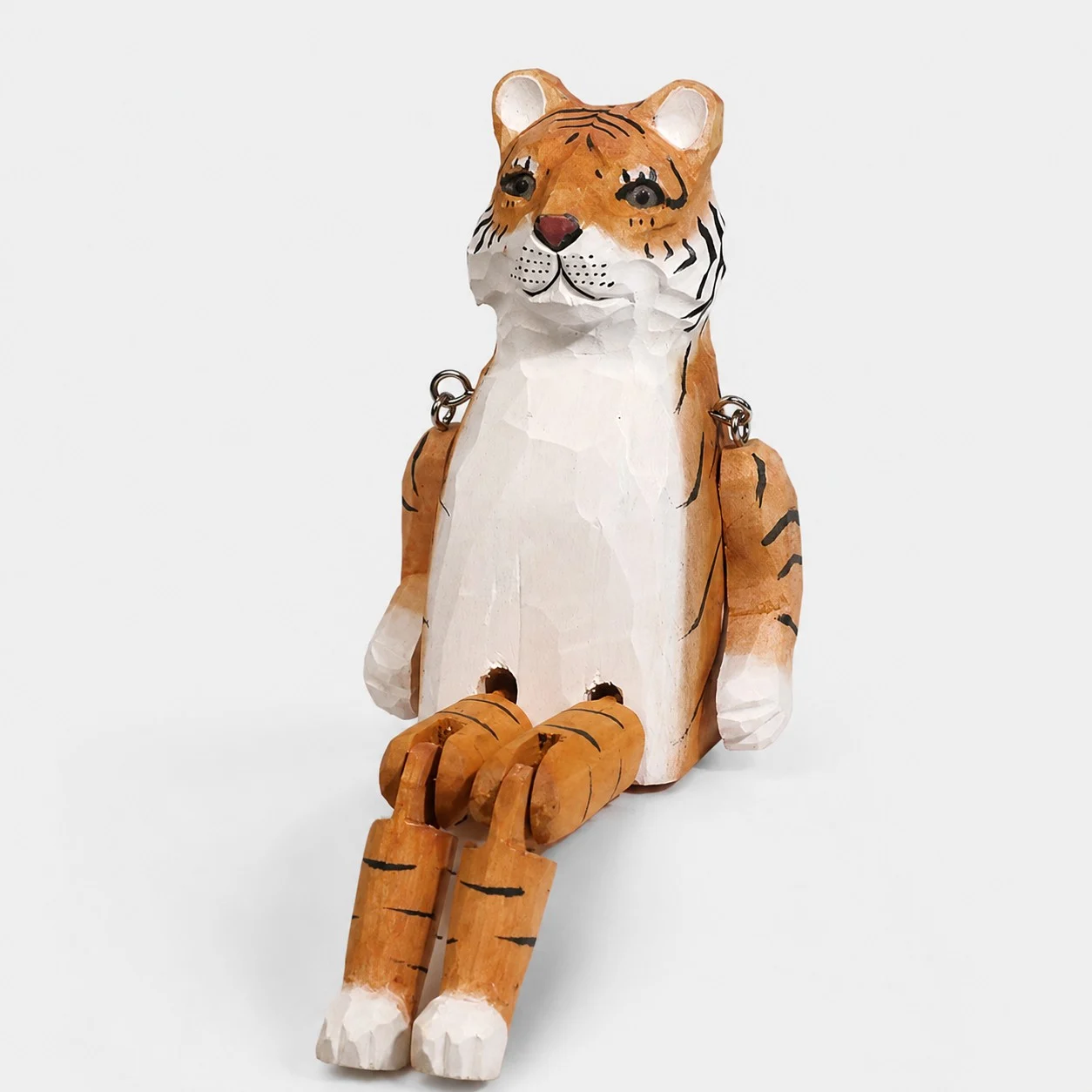 Ornement de tigre en bois sculpté à la main