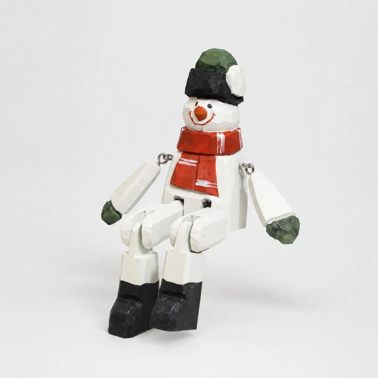 Ornement de bonhomme de neige en bois sculpté à la main représentant le Père Noël