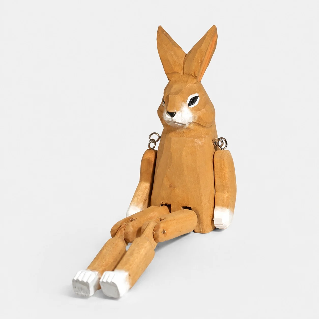 Ornement de lapin en bois sculpté à la main