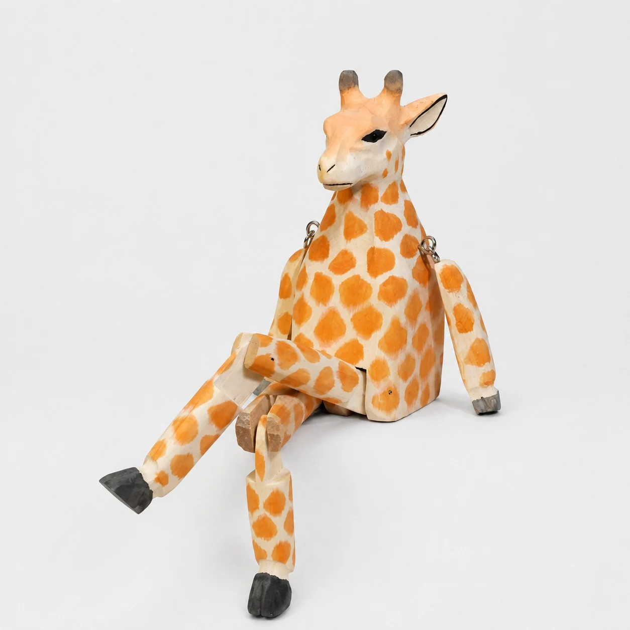 Ornement girafe en bois sculpté à la main