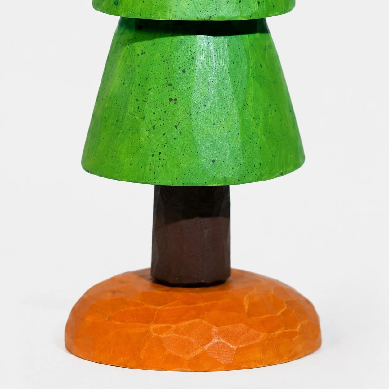 Base et tronc sculptés orange