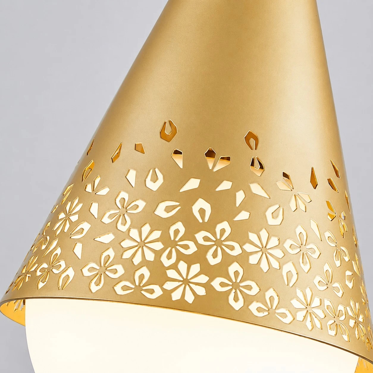 Baoxela gold matte metal shade and floral cutout detail