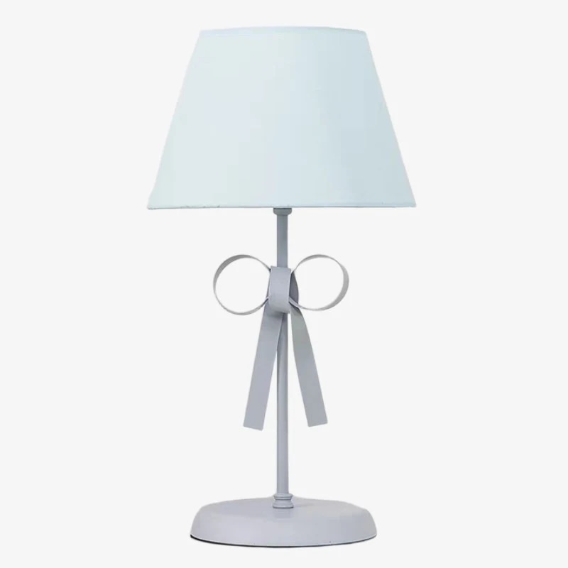 Abajur de mesa com cúpula azul e corpo da lâmpada também azul.