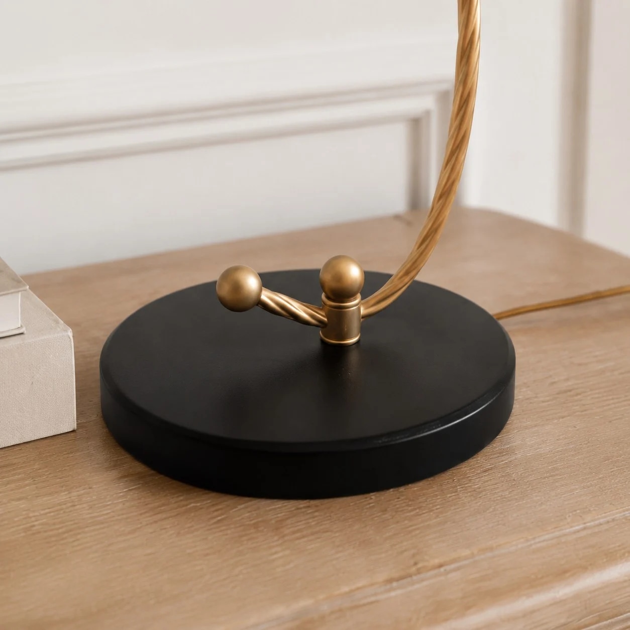 Table lamp detail 1