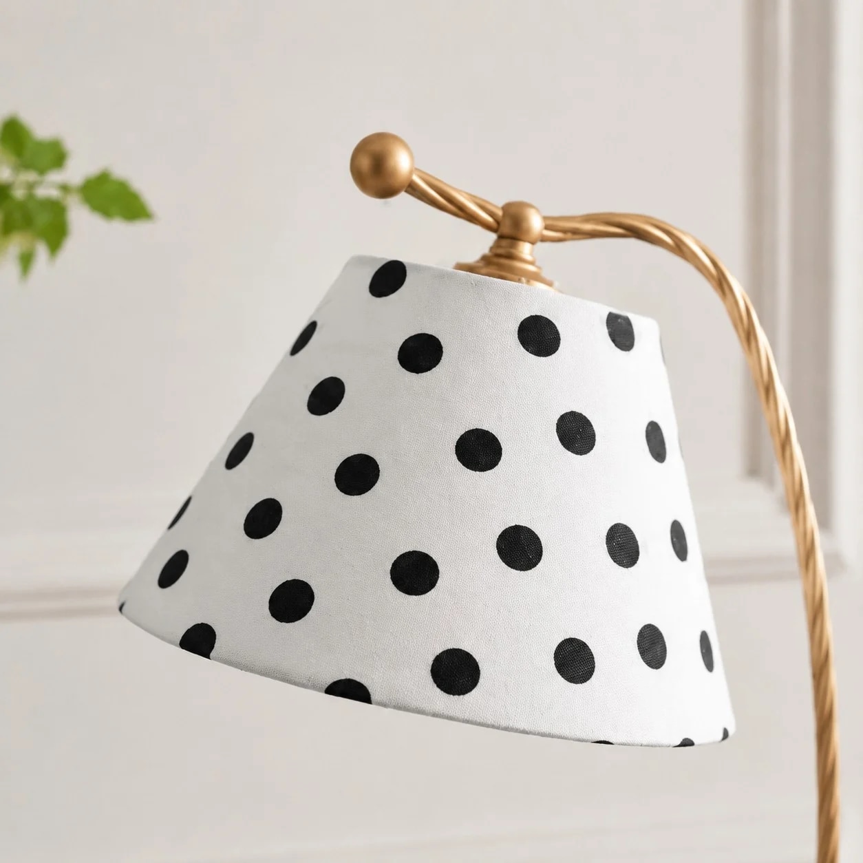 Table lamp detail 2
