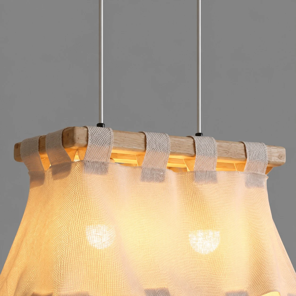 Textura de tecido na cúpula - Luminária pendente Wabi-Sabi em madeira e tecido