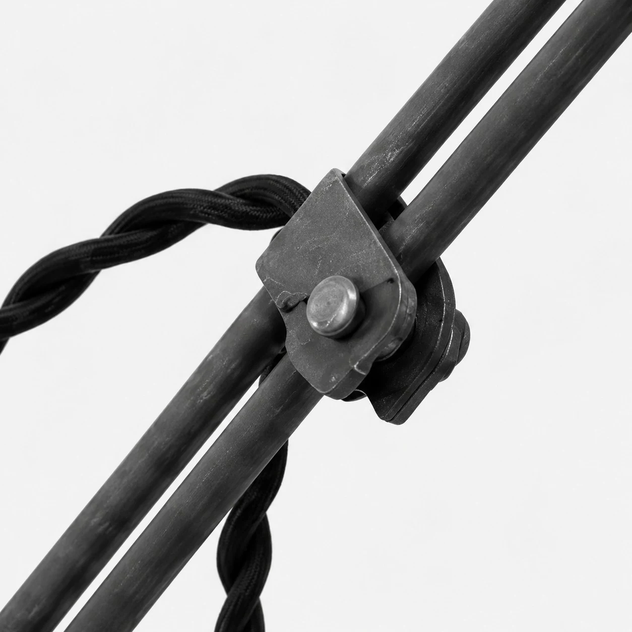 Adjustable arm and joint detail