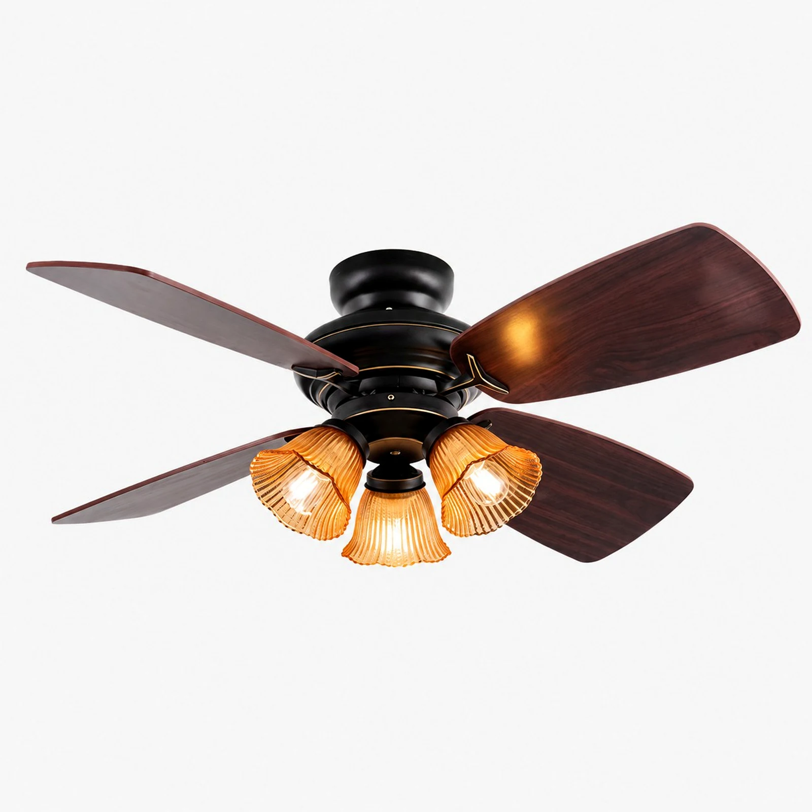 Ventilador de teto com luminária em vidro âmbar preto e pás com aparência de madeira.
