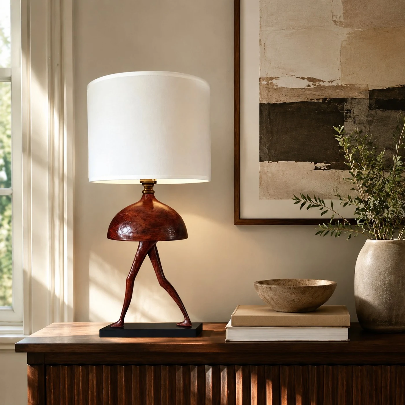 Una lampada compatta con una personalità da vero e proprio complemento d'arredo.