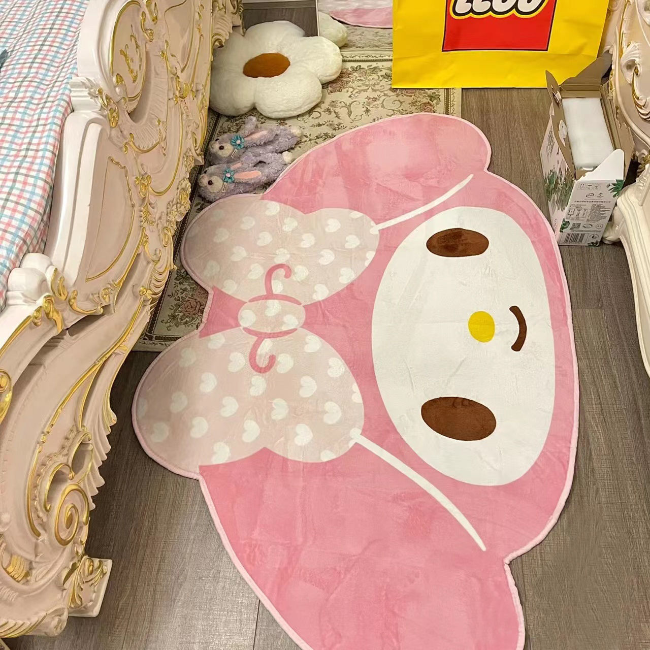 My Melody oversized rug detail