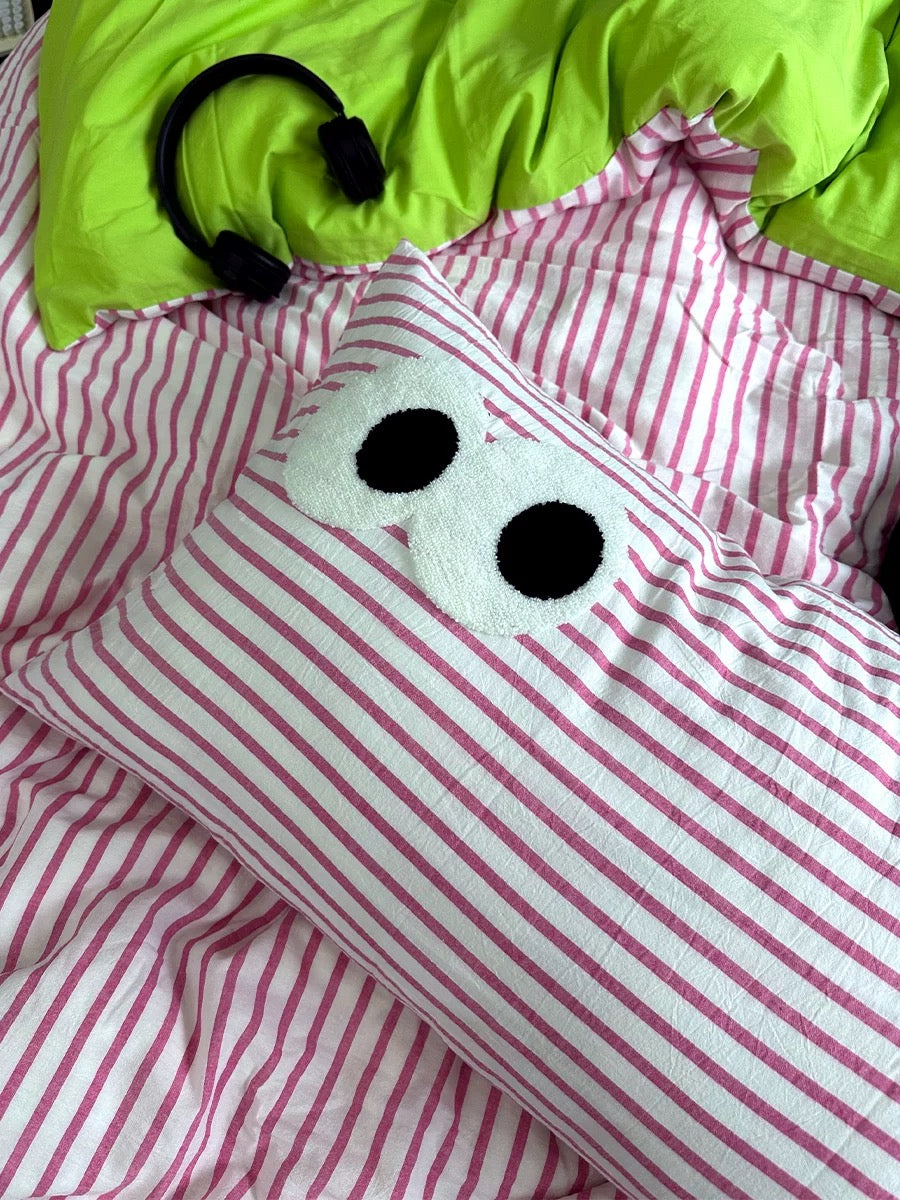 Big Eyes Bedding Set