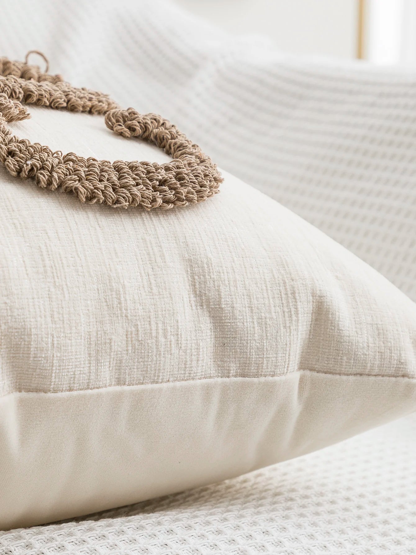 A brown letter pillowcase set with Nordic modern wind loop velvet technology used for Christmas decoration, sofa, indoor bedroom