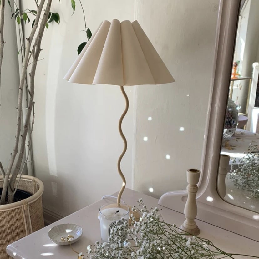 Tulip Squiggle Lamp