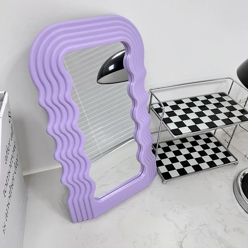 Wiggly Mirror
