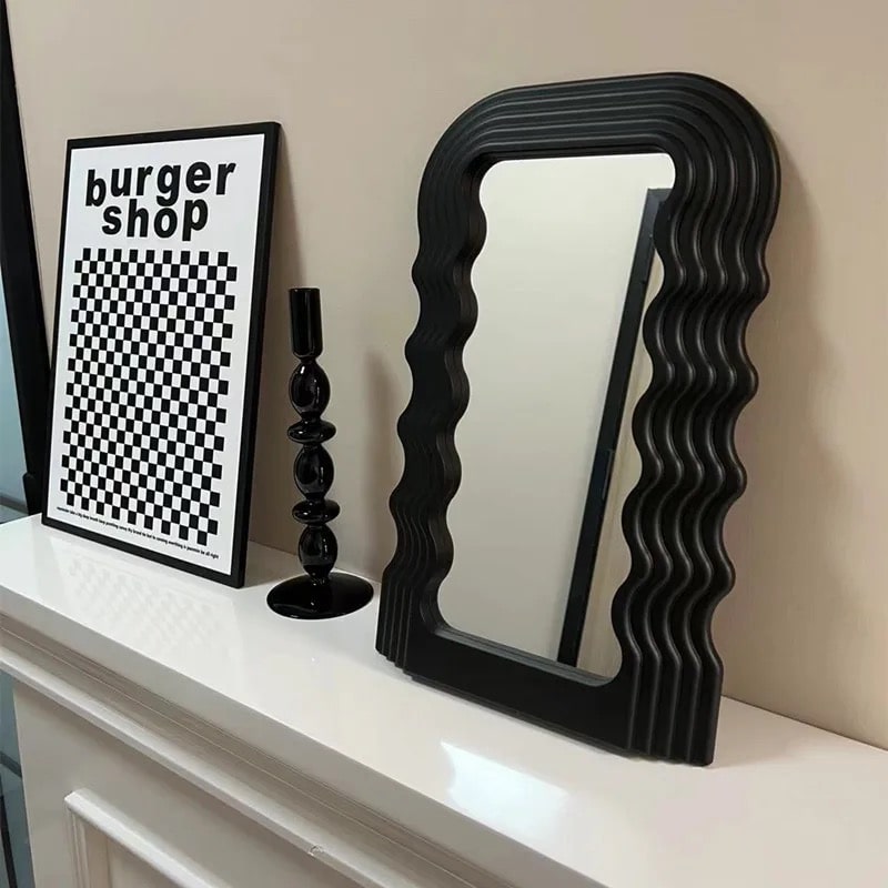 Wiggly Mirror