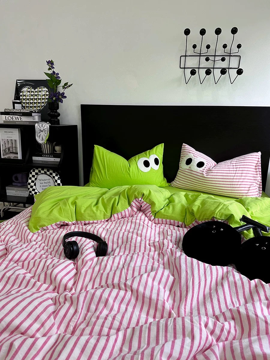 Big Eyes Bedding Set
