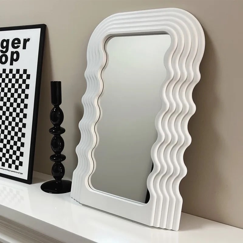 Wiggly Mirror