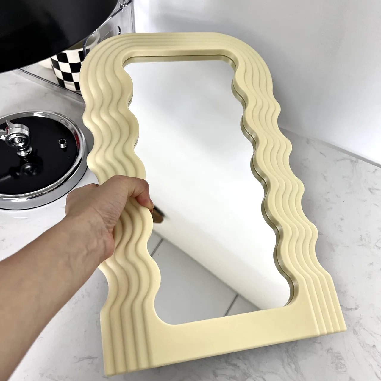 Wiggly Mirror