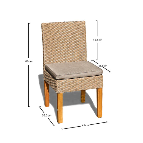 Mesa Lennox com 6 cadeiras de jantar Oliver e 2 poltronas com guarda-sol creme.