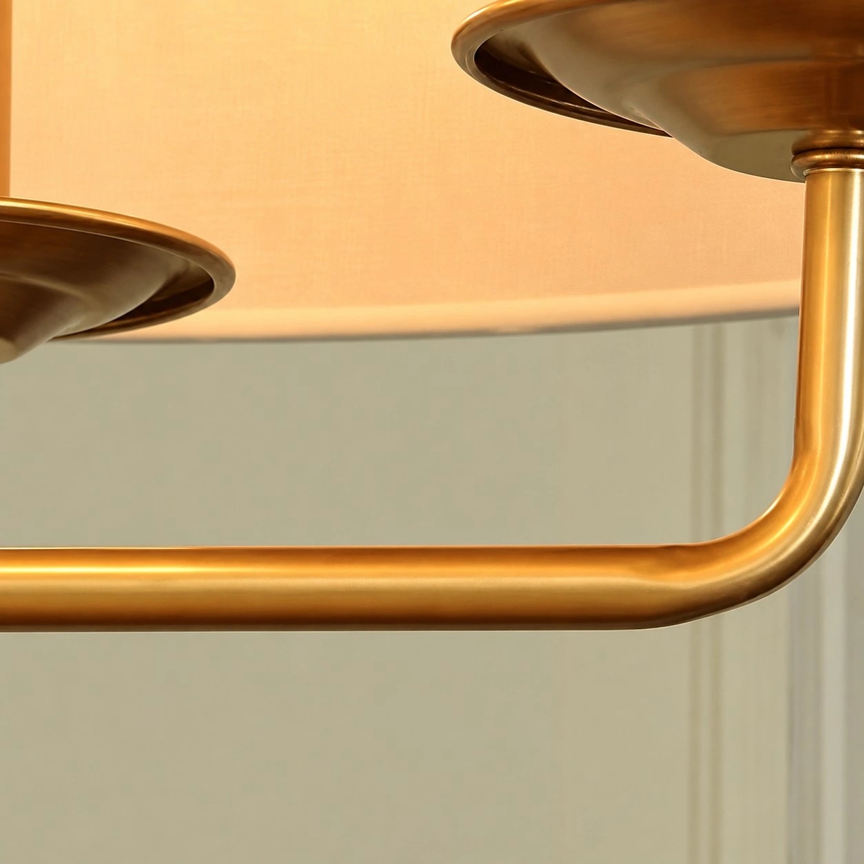 Tela curved arm finish detail