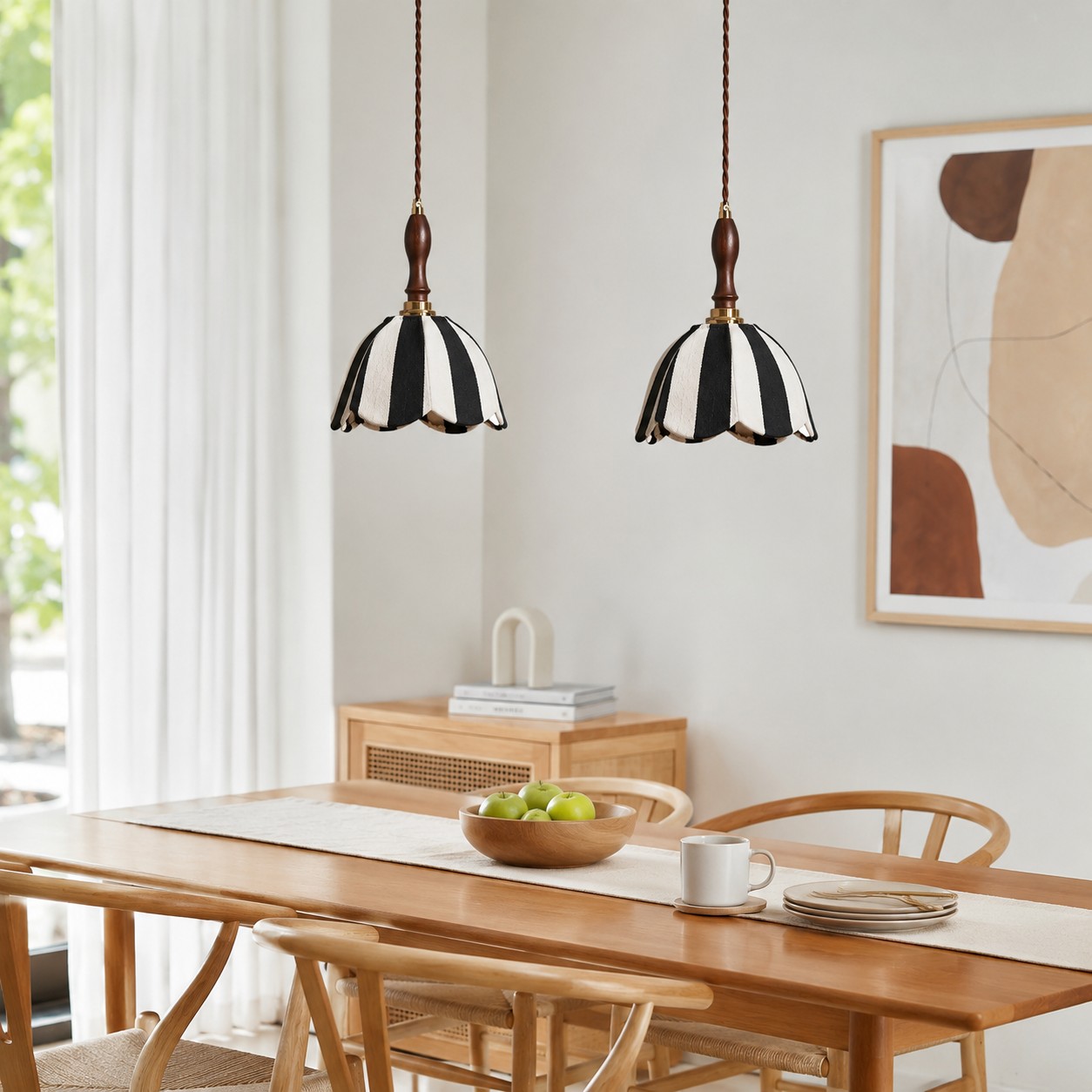 Black & Ivory dining room