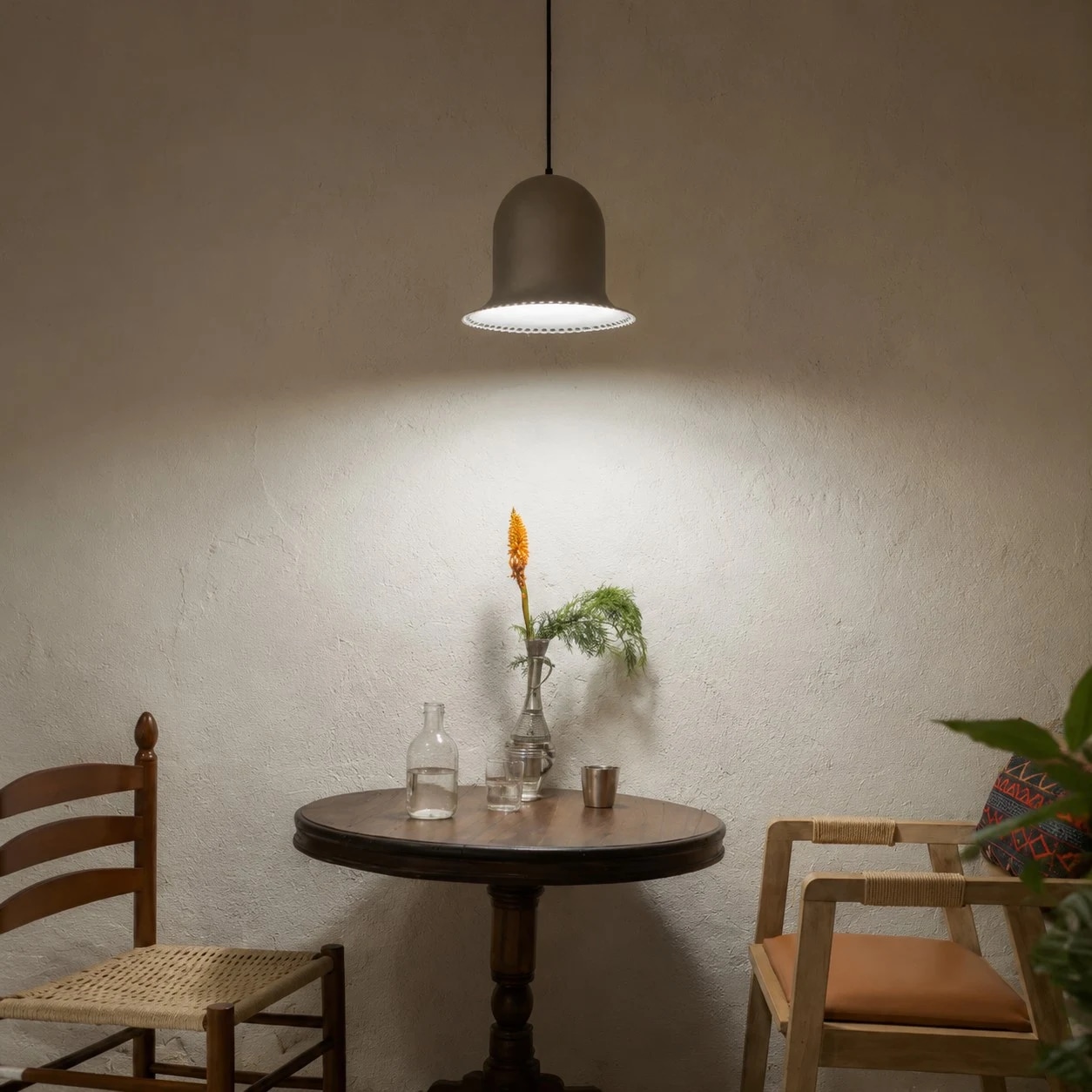 A focused accent for compact spaces.